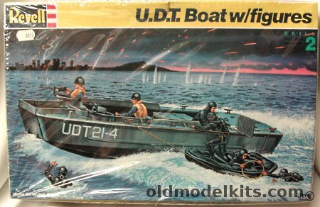 Revell 1/35 UDT Boat With Frogmen - (U.D.T. Boat ex-Monogram), 5105 plastic model kit